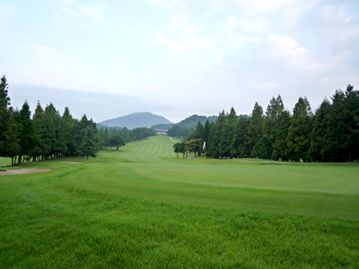 夜須高原カントリークラブ(福岡県朝倉郡筑前町曽根田141-26)